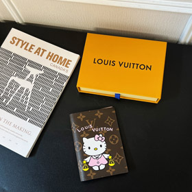 Louis Vuitton LV Animation Pattern Passport Holder-0135  
